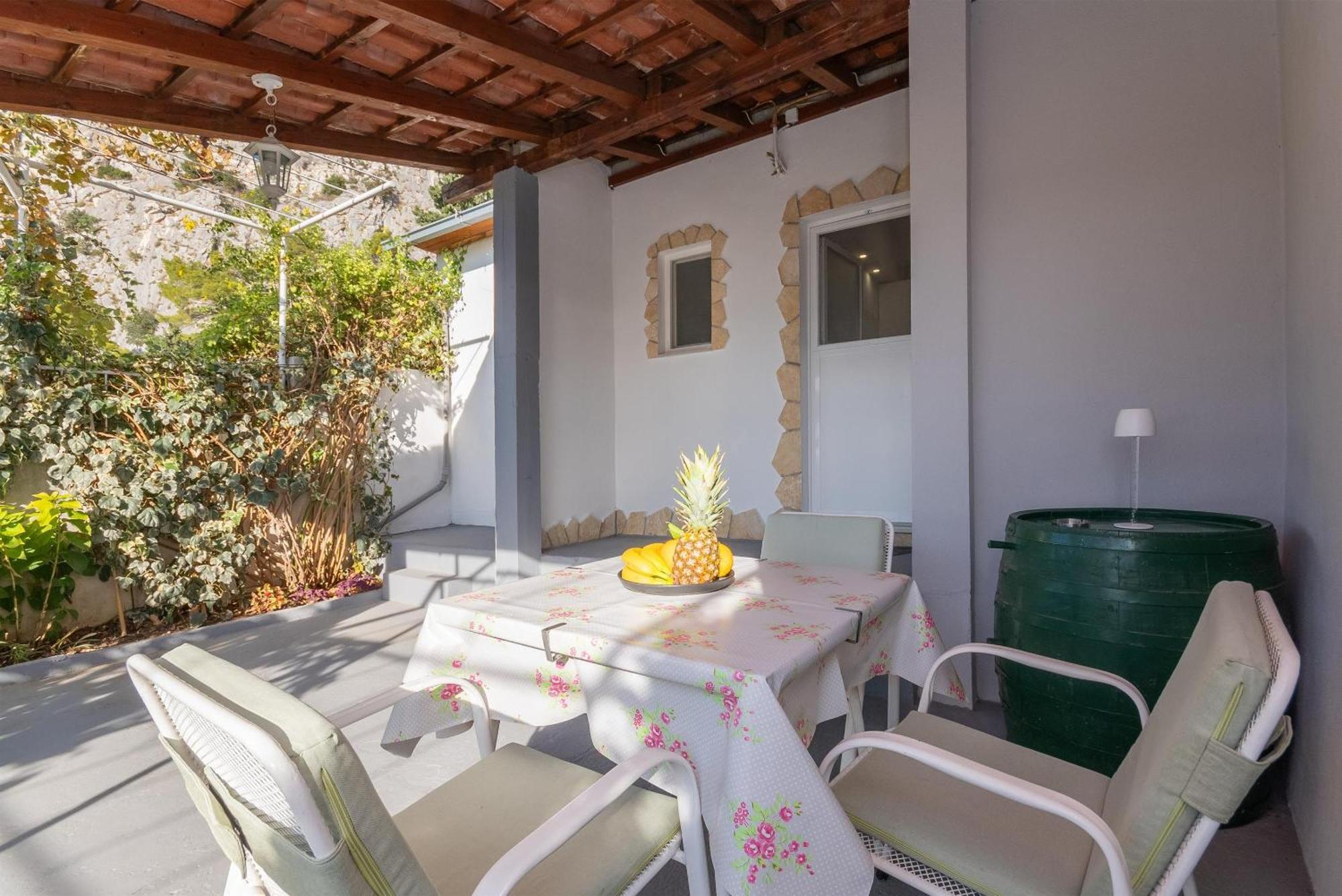 Apartments Ivan - With Parking Omis Ngoại thất bức ảnh